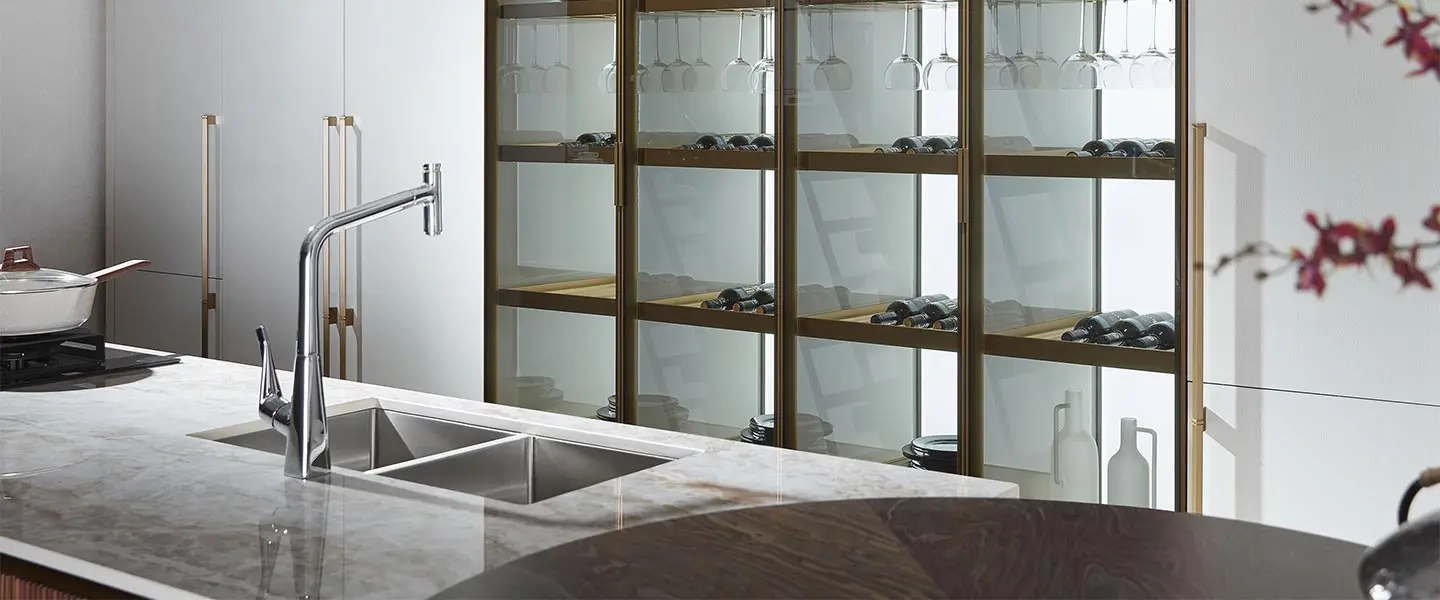 Thiết kế thi công Tủ bếp RODIN gỗ tự nhiên kết hợp gỗ Veneer hiện đại