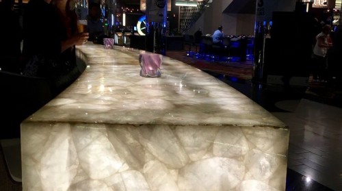 Đá Onyx ốp cầu thang và khu vực khác