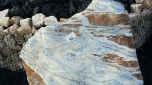 Đá Onyx ốp cầu thang và khu vực khác